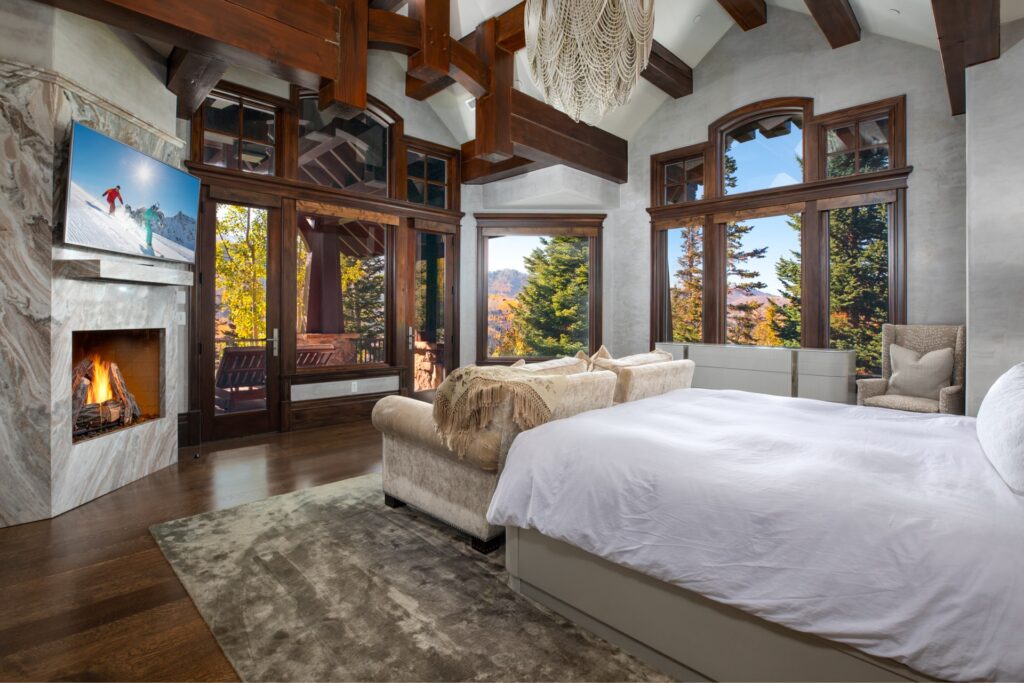 colony-white-pine-mountain-transitional-home-bedroom