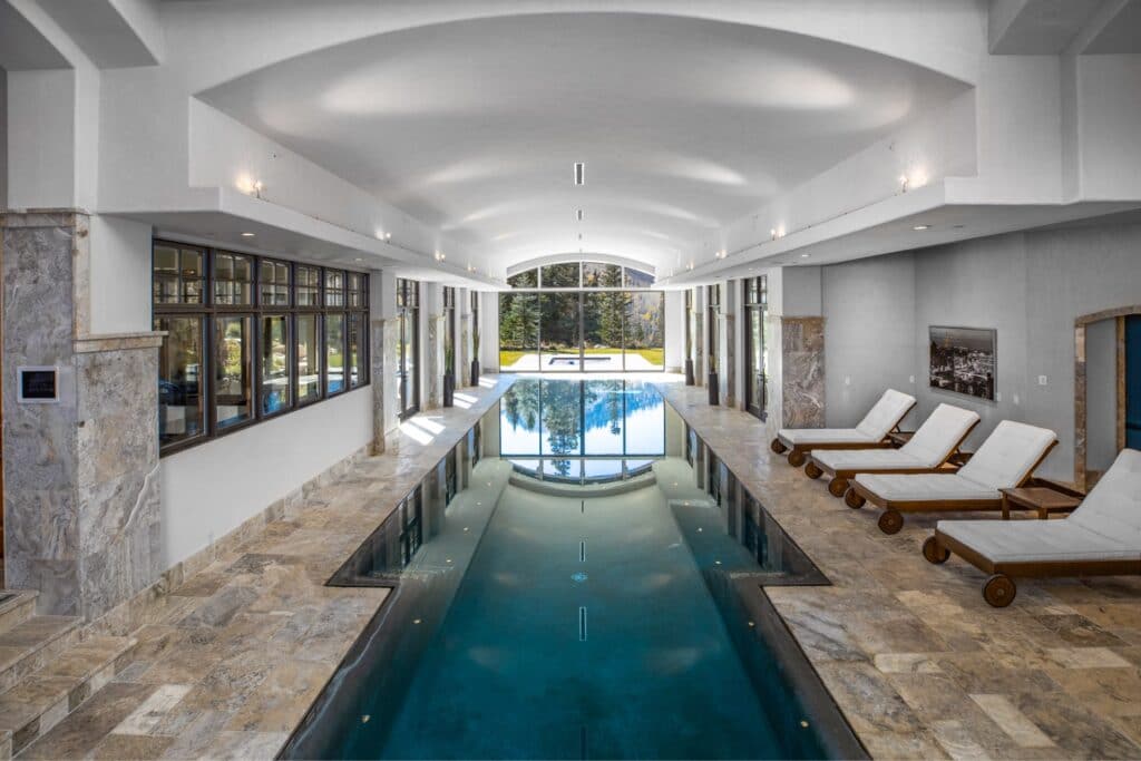 colony-white-pine-mountain-transitional-home-indoor-pool