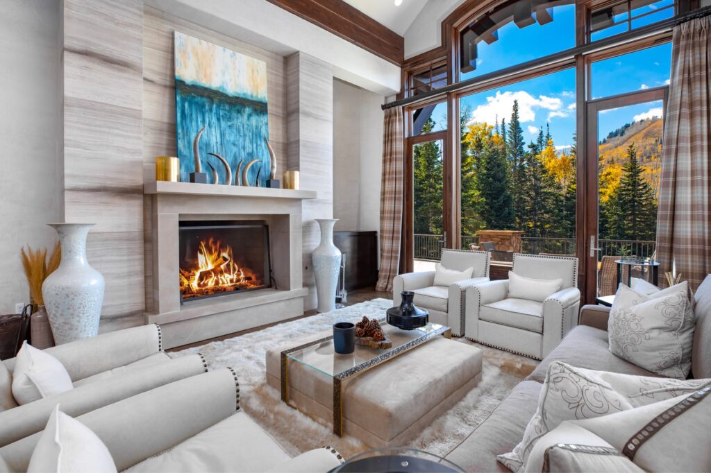 colony-white-pine-mountain-transitional-home-living-room