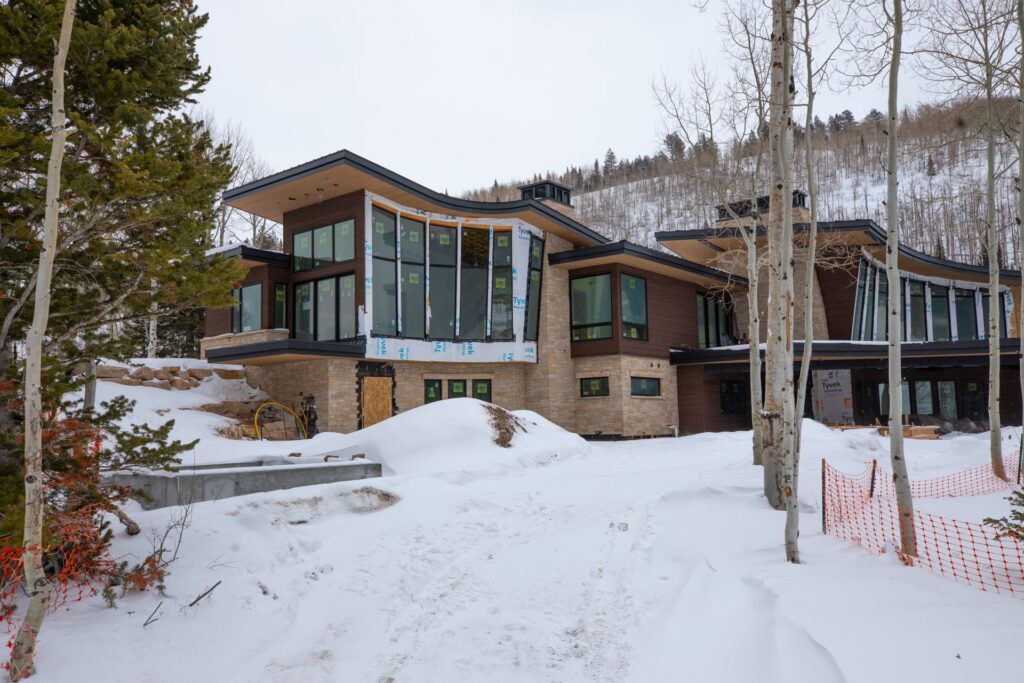 colony-white-pine-contemporary-mountain-home-exterior-windows