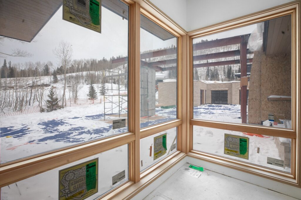 colony-white-pine-contemporary-mountain-home-windows