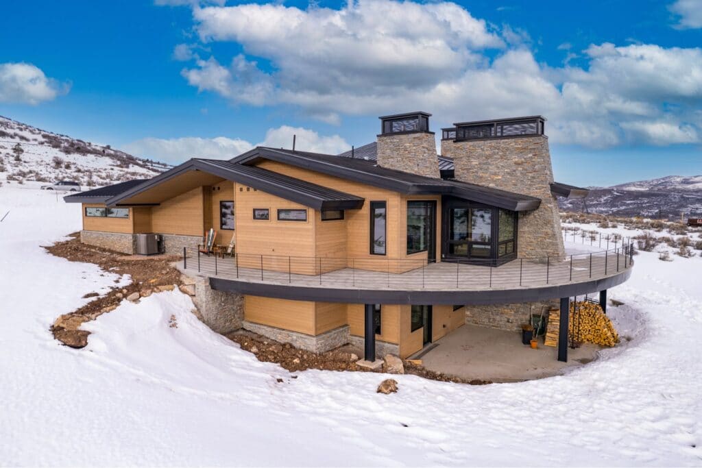 victory-ranch-contemporary-mountain-home-deck