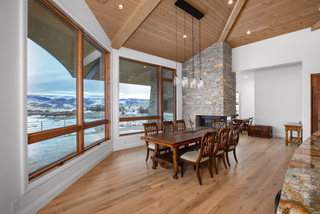 victory-ranch-contemporary-mountain-home-dining