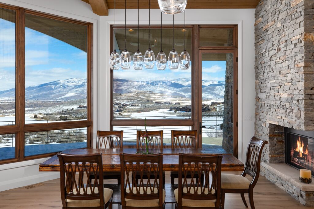 victory-ranch-contemporary-mountain-home-dining-view