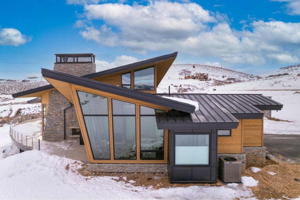 victory-ranch-contemporary-mountain-home-windows